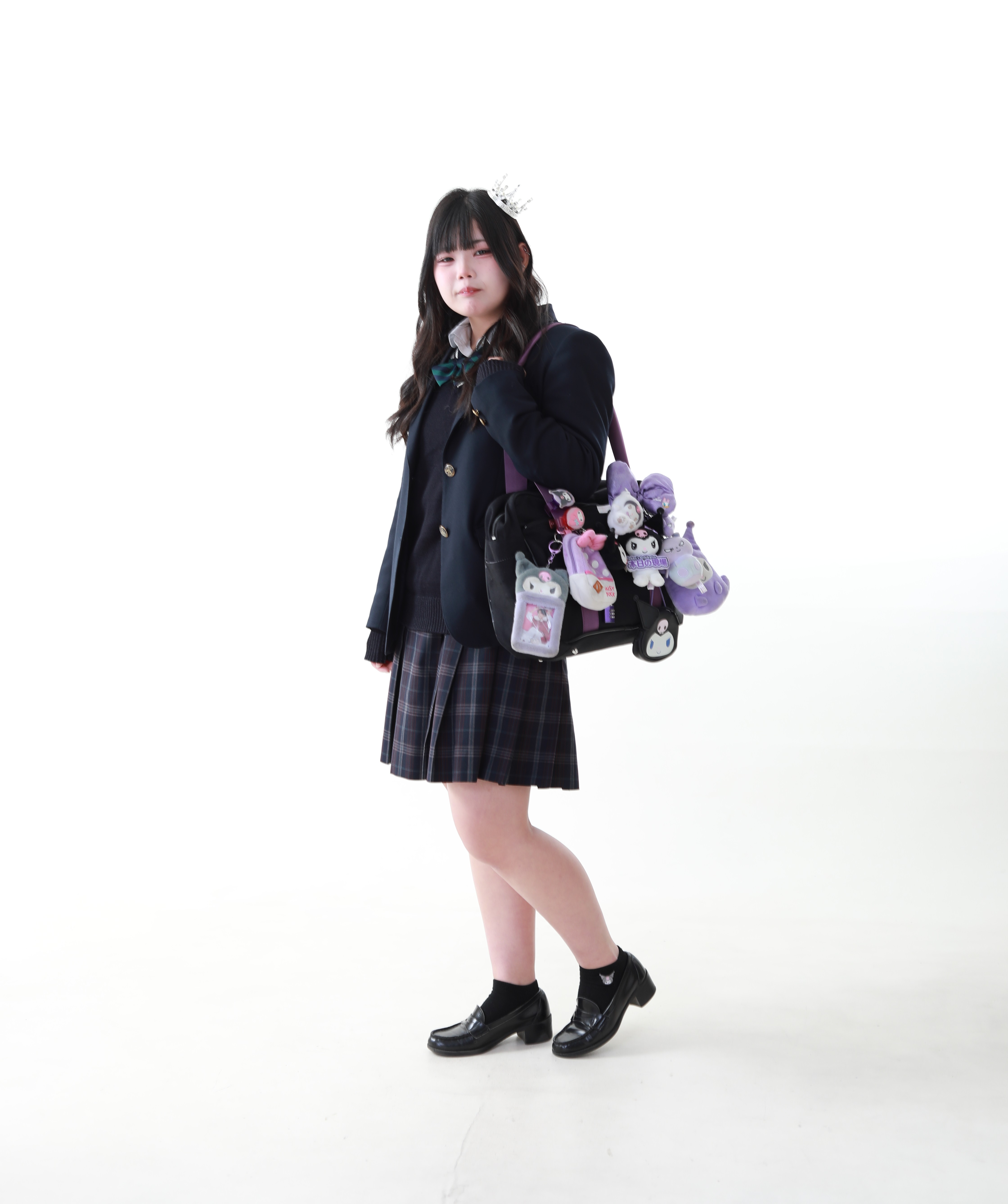 振袖レンタルの高校生特典を利用し制服姿で卒業記念写真を撮影されたお嬢様